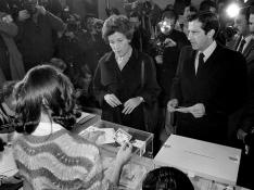 Adolfo Suárez, ejerciendo su derecho al voto en las elecciones de 1979.
