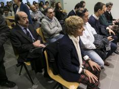 La exalcaldesa, María Victoria Pinilla, junto al resto de acusados durante la repetición del juicio en la Audiencia de Zaragoza.