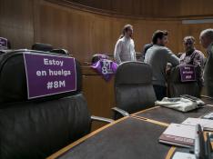 Los diputados de Podemos, ayer durante el pleno de las Cortes de Aragón