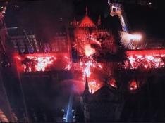 El incendio de la catedral de Notre Dame, desde un dron.