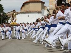 El baile de San Roque es interpretado en Calamocha por personas de todas las edades.