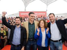 Iratxe García junto a Pedro Sánchez en un acto electoral del PSOE.
