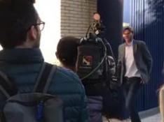 El exentrenador de la SD Huesca, Leo Franco, llega este miércoles a comisaría