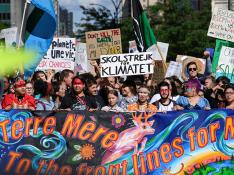 Greta Thunberg encabeza la marcha contra el cambio climático celebrada en Montreal con asistencia de 500.000 personas.