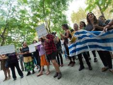 Se ha organizado una concentración frente al consulado de Uruguay.