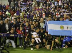 Celebración del ascenso de la SD Huesca en Lugo.