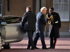 Boris Johnson a su llegada a la audiencia con la Reina Isabel II.