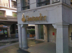 Oficina del Banco Santander en la plaza del Torico