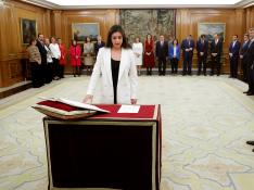 La nueva ministra de Igualdad, Irene Montero promete su cargo en el Palacio de Zarzuela.