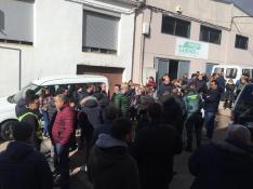 La Guardia Civil ha acudido a la concentración de vecinos en el polígono Cerradillo de Illueca.