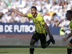 Luis Suárez festeja el gol del triunfo en Málaga.