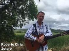 El jotero Roberto Ciria canta una jota a todos los labradores aragoneses