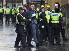 La Policía arresta a un individuo cerca de Westminster el viernes.