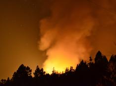 Activan la UME para las labores de extinción del incendio de La Palma