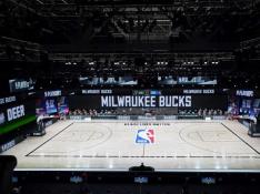 FILE PHOTO: FILE PHOTO: NBA: Playoffs-Orlando Magic at Milwaukee Bucks