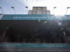 Fachada del Hospital Clínico Universitario Lozano Blesa de Zaragoza. Recurso. Seo