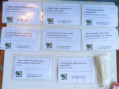 Los vecinos de Valdespartera han colgado carteles para salvar los olmos