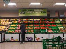 Mercadona de la avenida Atarés de Zaragoza. Fruta y verdura. Supermercado. Consumo. Compras. Recurso.