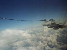 La guerra en Bosnia, en 1994-1995. Los Hércules reabastecen combustible en vuelo a los cazas F-18 por Aviano (Italia), que hicieron varios ataques a los serbios.