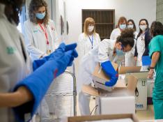 Llegan las vacunas al Hospital Clínico de Zaragoza tras el retraso de un día por el problema logístico de Pfizer