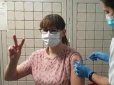 Comienza la vacunación de los sanitarios aragoneses contra la covid