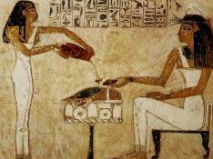 Egyptian-woman-painting_Beer