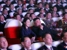 Ri Sol Ju junto a Kim Jong Un