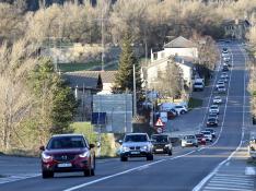 Tráfico intenso desde el Pirineo este domingo por la tarde en la N-330, a la altura de Hostal de Ipiés.