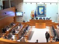 Bronca en las Cortes de Aragón por una comparecencia sobre los fondos europeos