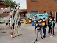 Alumnos y profesores del colegio Goya de Calatayud cierran el trimestre con una maratón por el agua