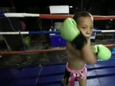 Tata, el boxeador tailandés que con 9 años mantiene a toda su familia