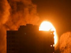 Bombardeo israelí en Gaza la madrugada de este lunes.