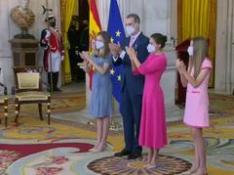 El rey entrega las medallas al Mérito Civil a los 'héroes' de la pandemia
