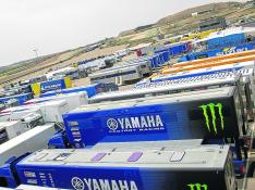 Perspectiva del 'paddock' de Motorland Aragón, con los equipos instalados