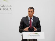 El presidente del gobierno de España Pedro Sánchez, este jueves durante la rueda de prensa de la XXXII Cumbre Hispano-Portuguesa,