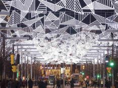 Luces de Navidad encendidas en Zaragoza en la Navidad de 2020. gsc