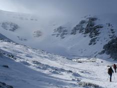 En la web Montaña Segura se puede encontrar información, para realizar actividades de montaña con nieve.