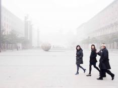 Cuando Aragón desaparece entre la niebla: fotos antiguas de este fenómeno en Zaragoza, Huesca y Teruel