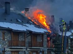 Incendio de viviendas en Tramacastilla de Tena, uno de los primeros que atendió el Speis.