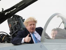 Boris Johnson, durante su visita a la base de la Royal Air Force en Waddington, Reino Unido.