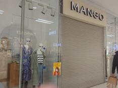 La empresa española Mango cierra tiendas propias y para la actividad en Rusia