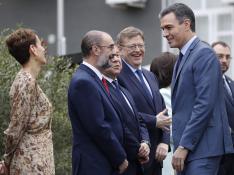 Lambán y Sánchez se saludan en presencia de otros presidentes autonómicos.