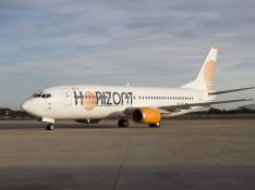 Avión de Air Horizont en el aeropuerto de Huesca. gsc