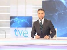 El periodista Carlos Franganillo presenta y dirige el informativo de TVE