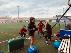 Spitler, Mubanga, Sainz y Verdaguer, este lunes, realizando ejercicios de rehabilitación en el entrenamiento del Zaragoza CFF.