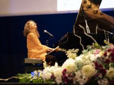 La gala de entrega de premios ha estado amenizada por la música de Carmen París.