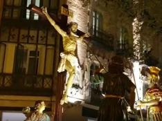 Así ha sido el multitudinario Santo Entierro en Zaragoza