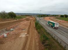 Los trabajos en el tramo Huesca-Siétamo de la autovía A-22 van más lentos de lo esperado y no estarán finalizados hasta noviembre de 2023.