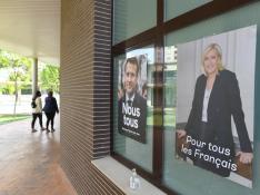 La comunidad francesa de Aragón vota en el Liceo Moliére de Zaragoza