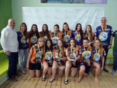 Las chicas de la Escuela de Waterpolo Zaragoza ganaron el Torneo Poloamigos.